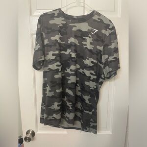 Black camo gymshark T shirt